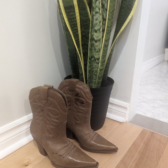 Vintage Ankle Cowboy Boots REAL UPPER LEATHER Made in Brazil Le Château Size 7 - Picture 5 of 8